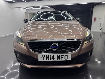 Used Volvo V40 2014 for sale - 78784785: Photo