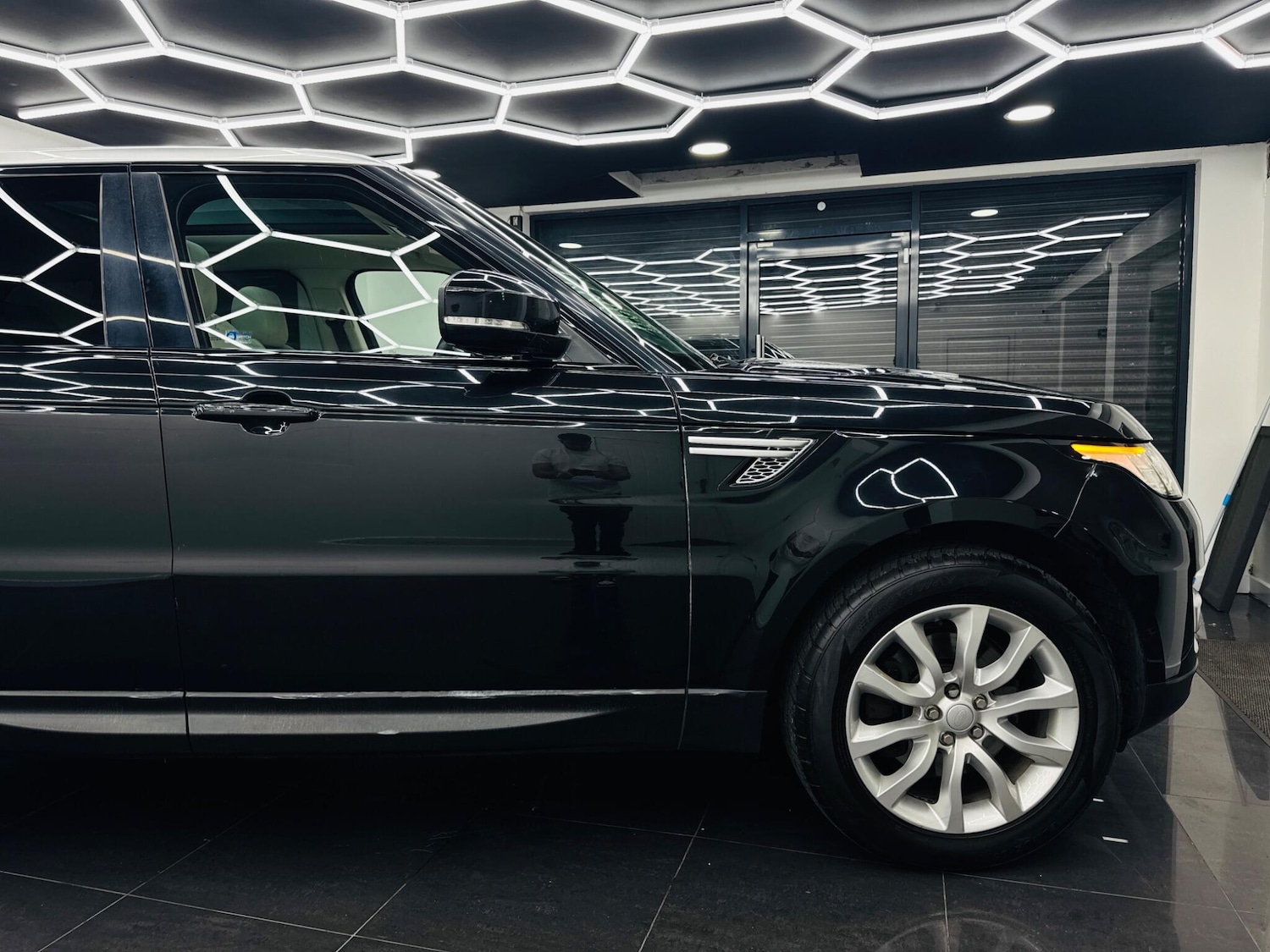 Used Land Rover Range Rover Sport 2017 for sale - 77831682: Photo 11