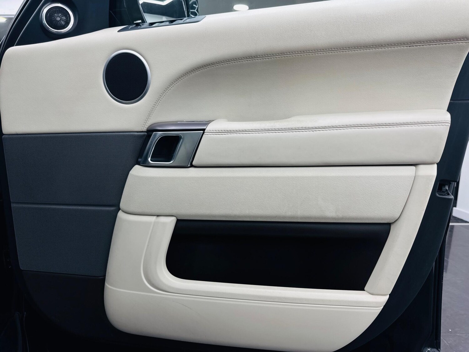 Used Land Rover Range Rover Sport 2017 for sale - 77831682: Photo 39