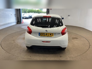 Used Peugeot 208 2014 for sale - 79303349: Photo