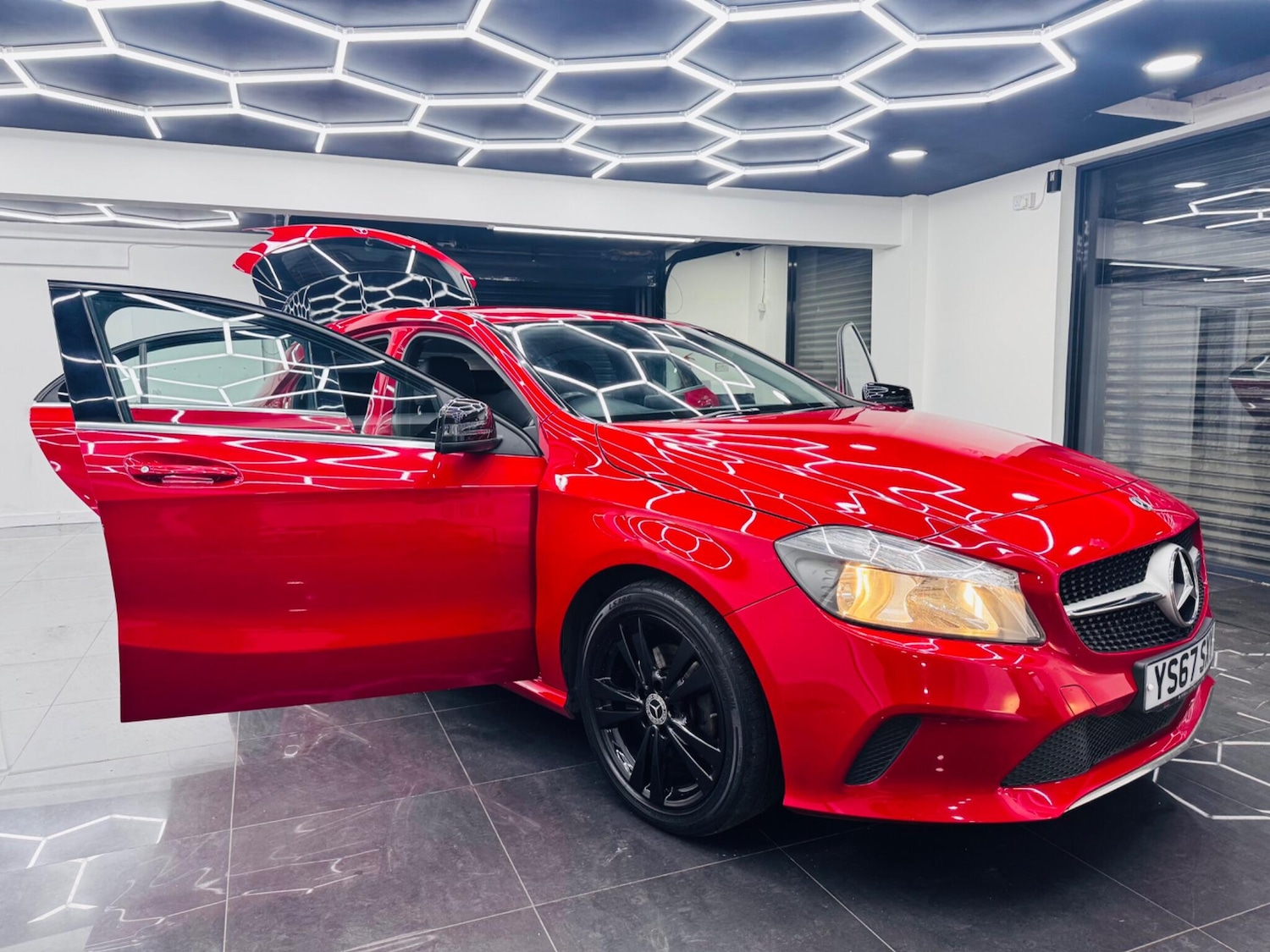 Used Mercedes-Benz A-Class 2017 for sale - 77831684: Photo 5