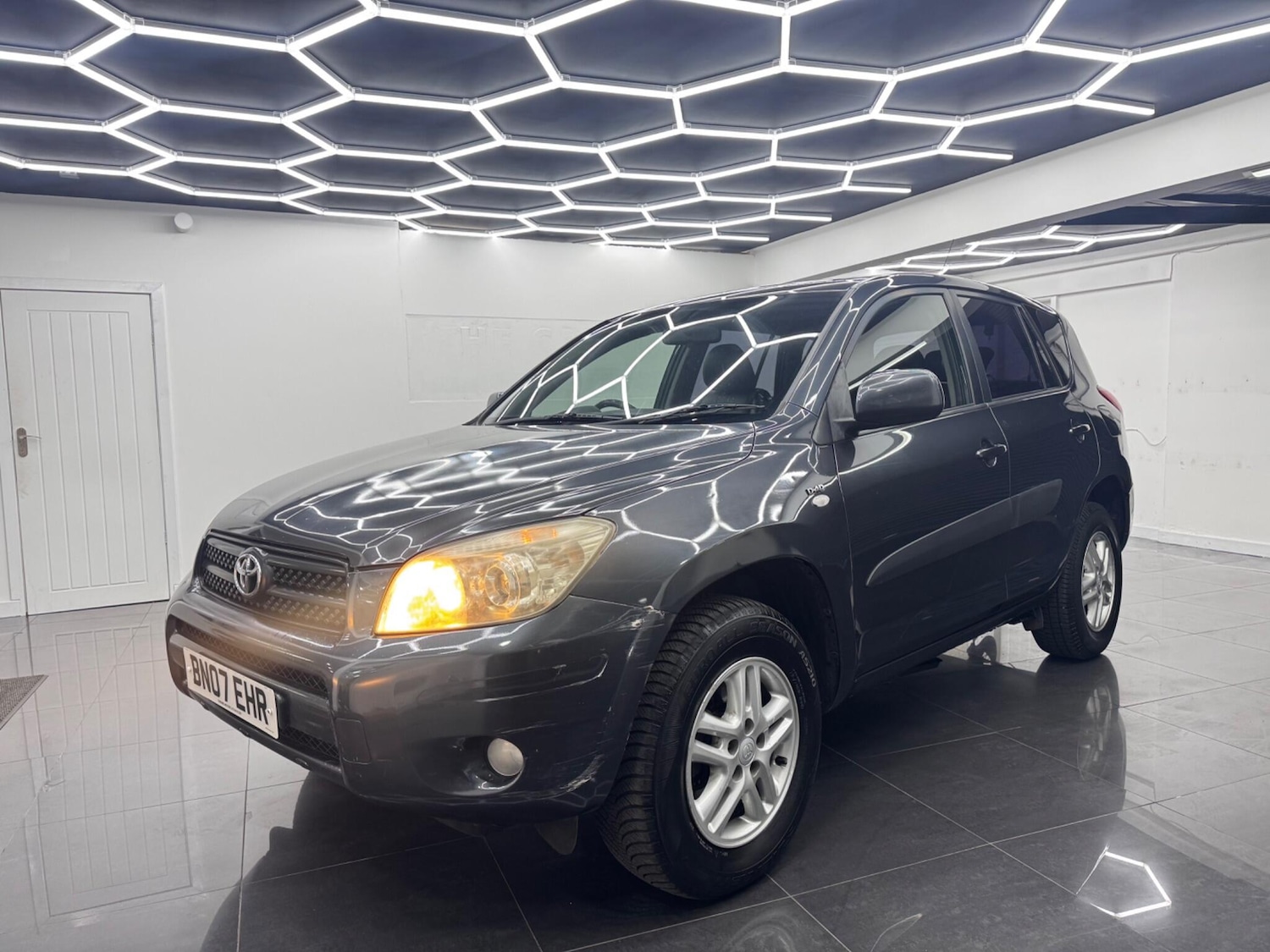 Used Toyota RAV4 for sale - 78214692: Photo 3