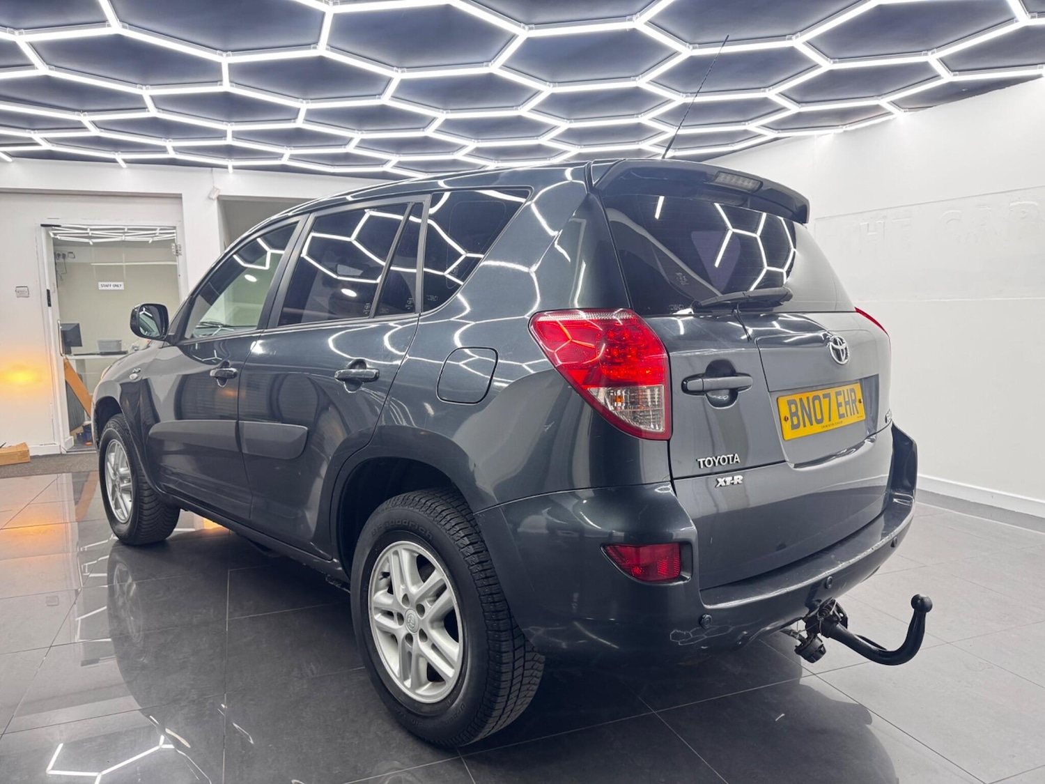 Used Toyota RAV4 for sale - 78214692: Photo 4