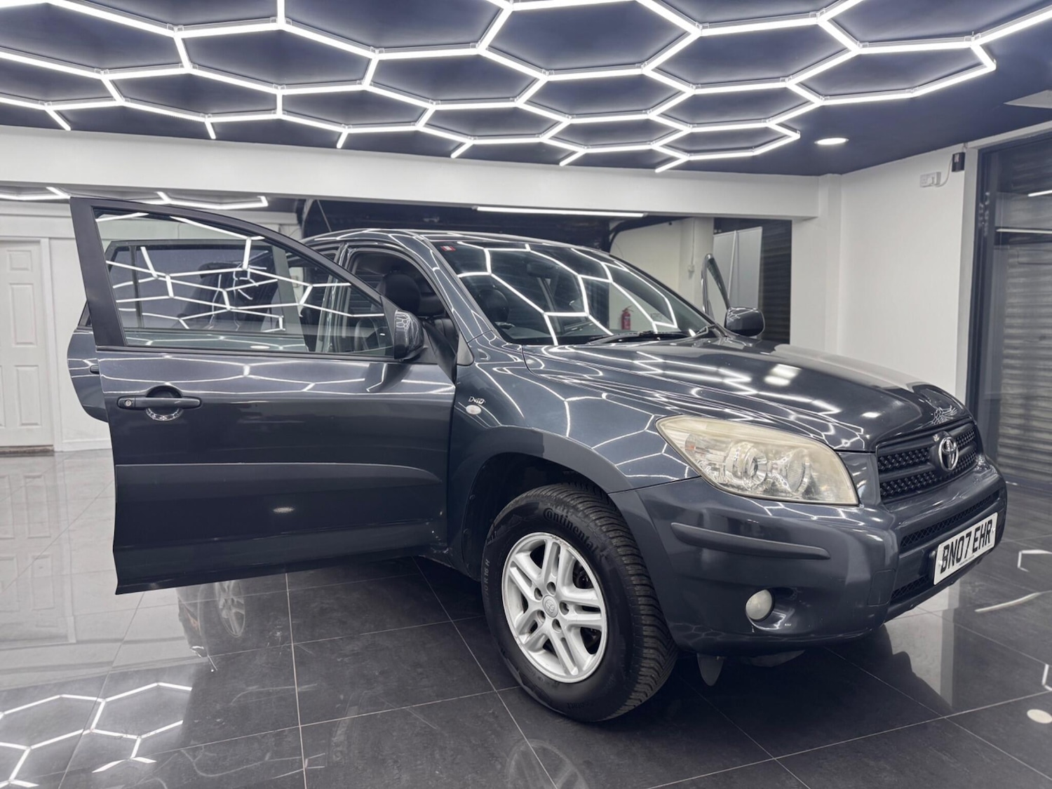 Used Toyota RAV4 for sale - 78214692: Photo 5