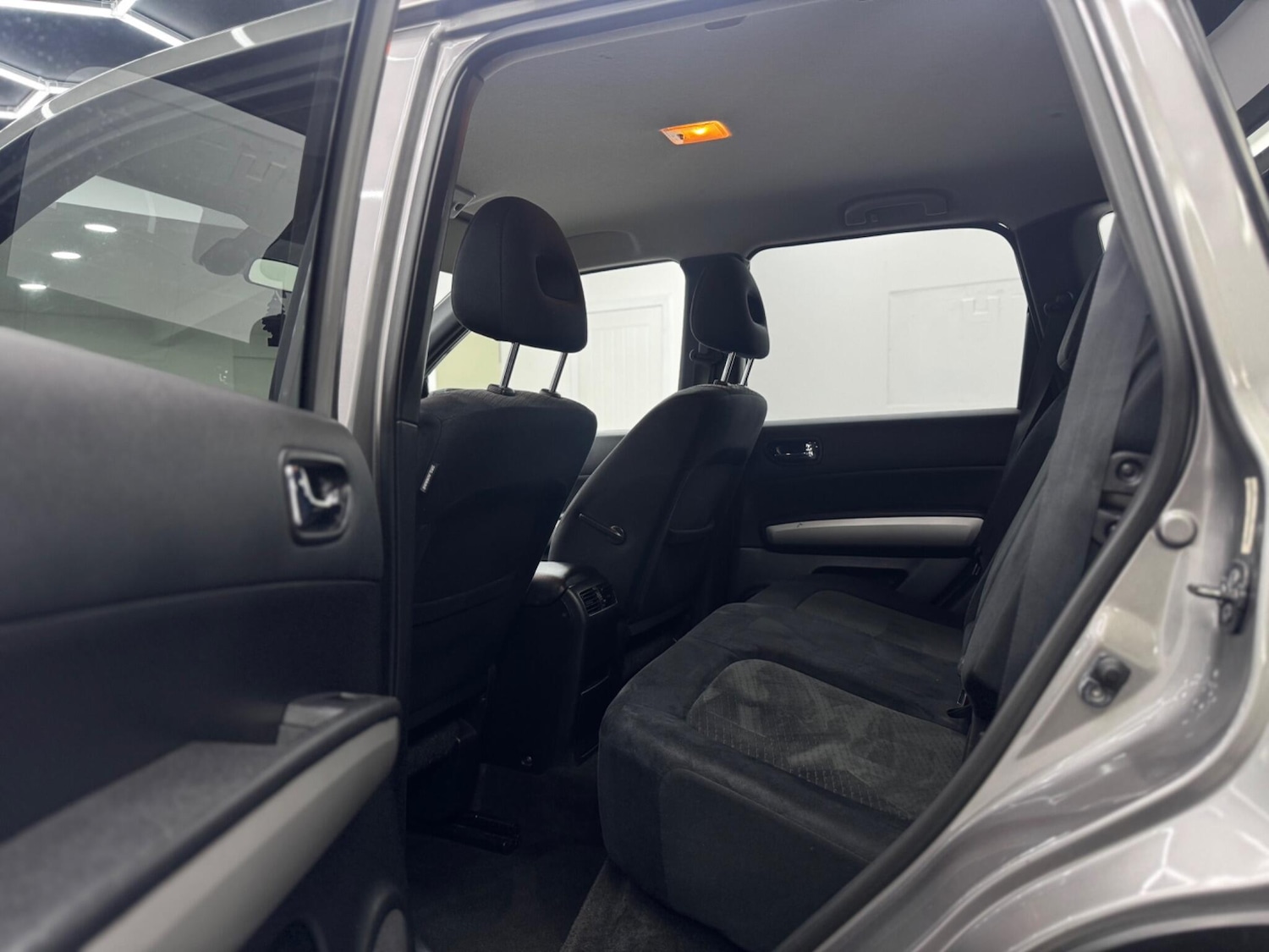 Used Nissan X-Trail 2011 for sale - 77982325: Photo 24