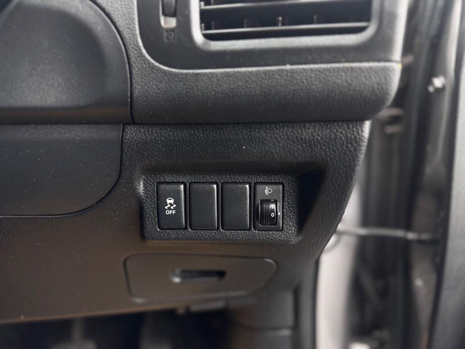 Used Nissan X-Trail 2011 for sale - 77982325: Photo 27