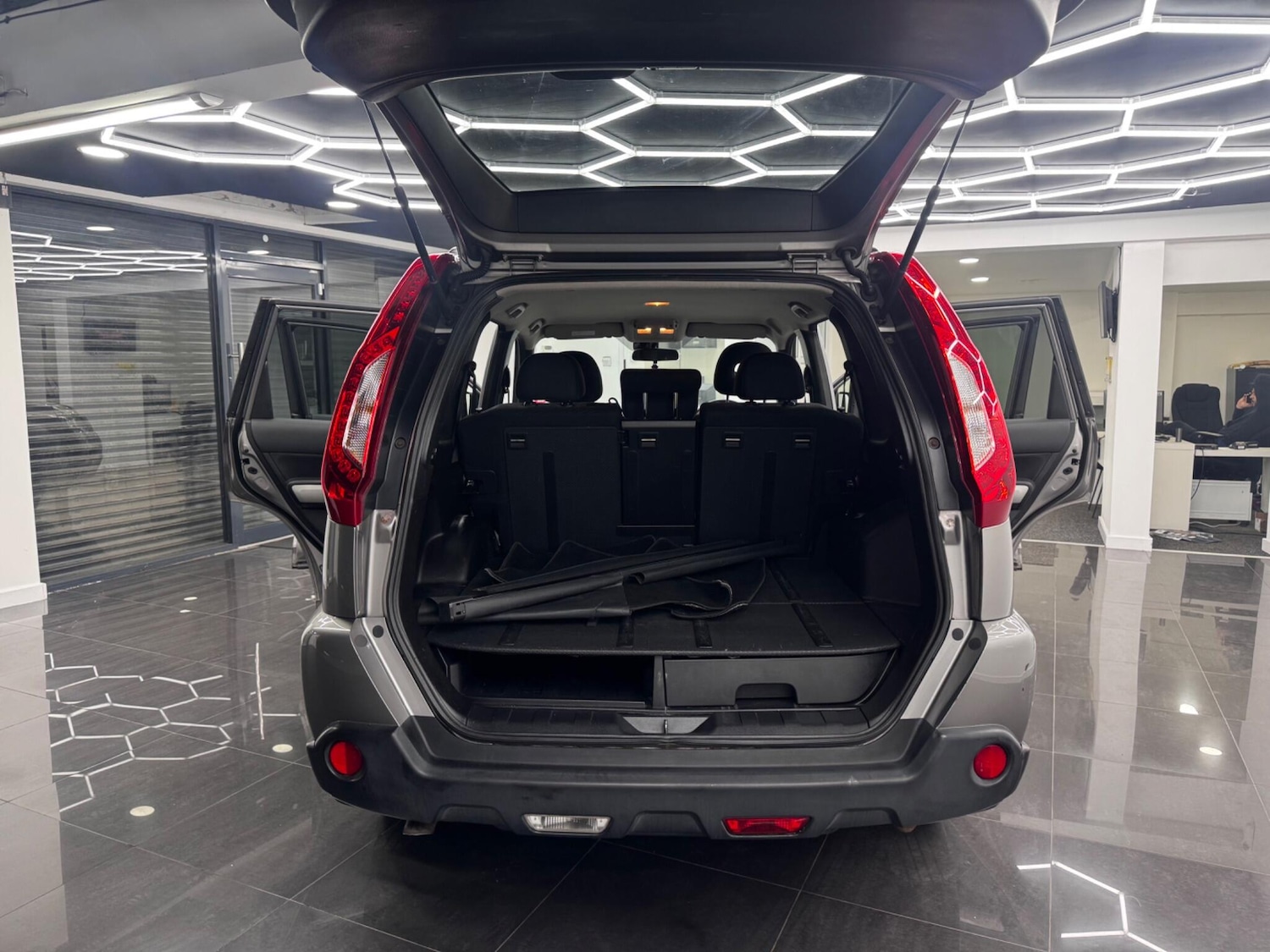 Used Nissan X-Trail 2011 for sale - 77982325: Photo 39