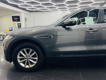 Used Jaguar F-Pace 2016 for sale - 79061877: Photo