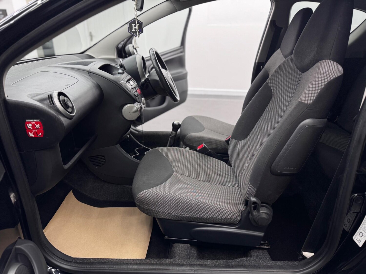 Used Toyota AYGO 2014 for sale - 78157742: Photo 34