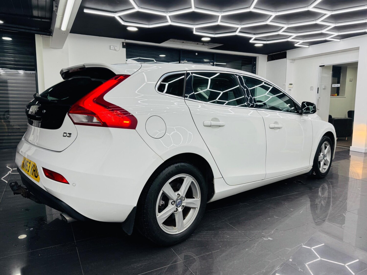 Used Volvo V40 2013 for sale - 77831675: Photo 15