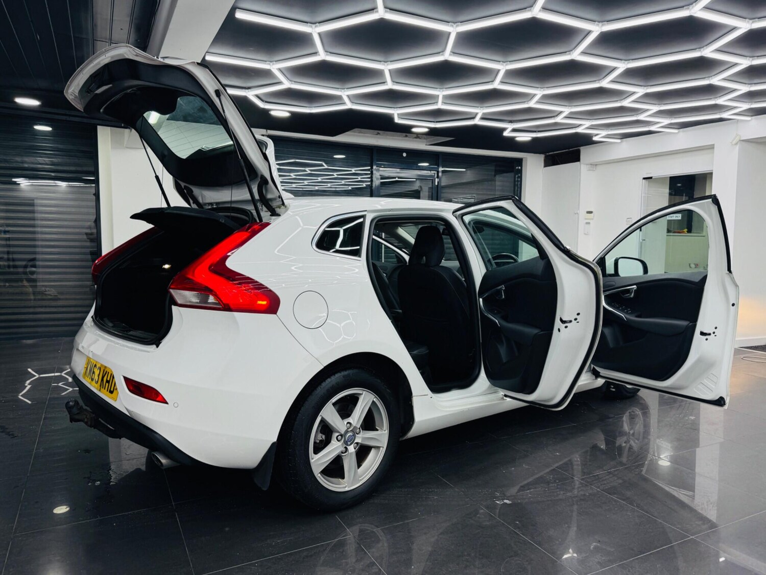 Used Volvo V40 2013 for sale - 77831675: Photo 16