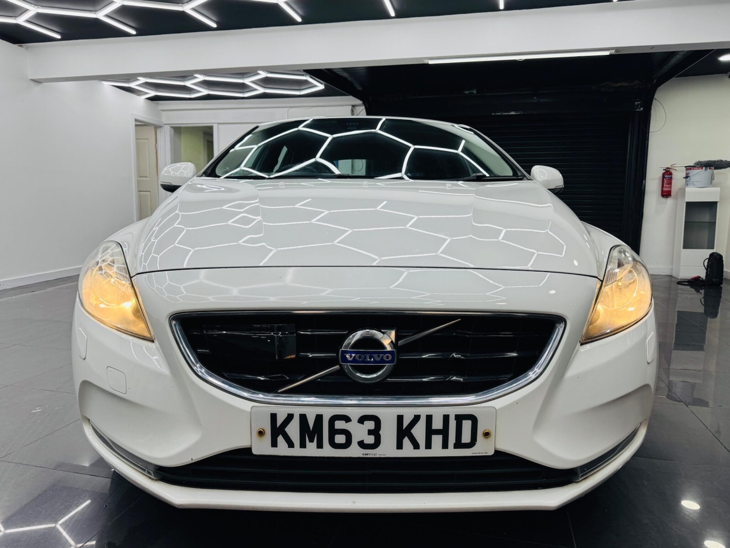 Used Volvo V40 2013 for sale - 77831675: Photo 2