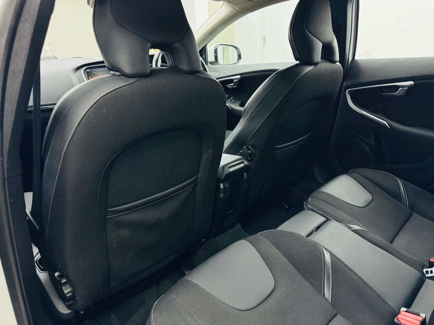 Used Volvo V40 2013 for sale - 77831675: Photo 23