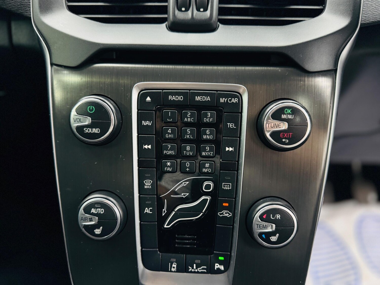 Used Volvo V40 2013 for sale - 77831675: Photo 30