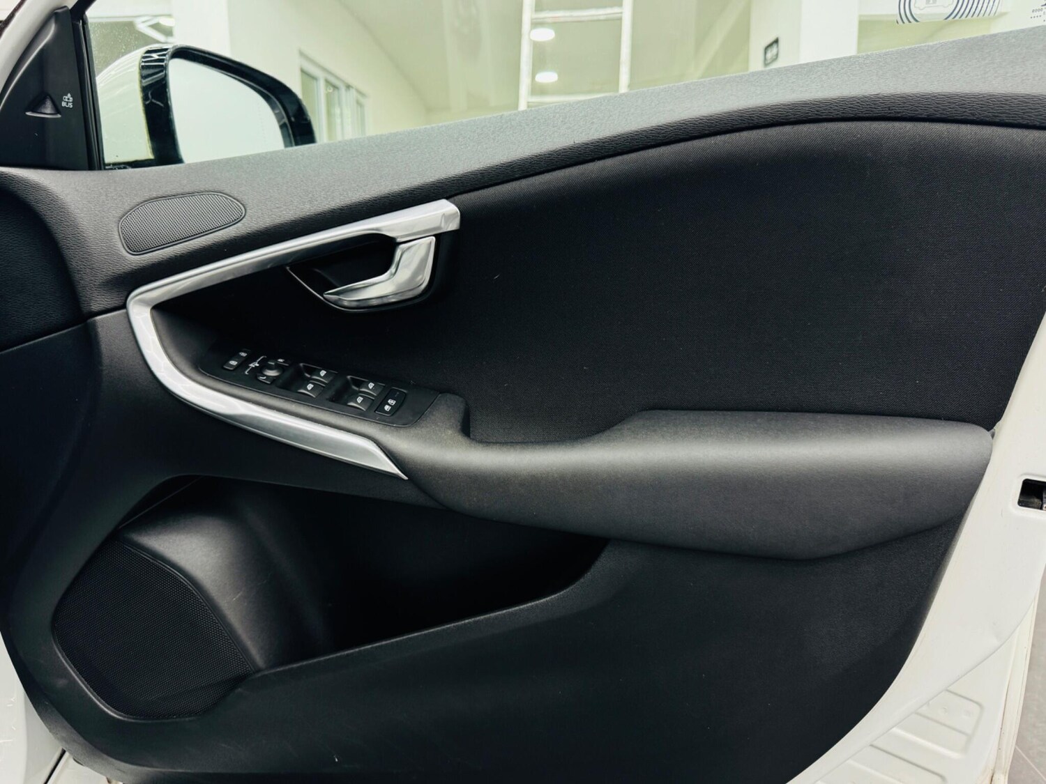 Used Volvo V40 2013 for sale - 77831675: Photo 33