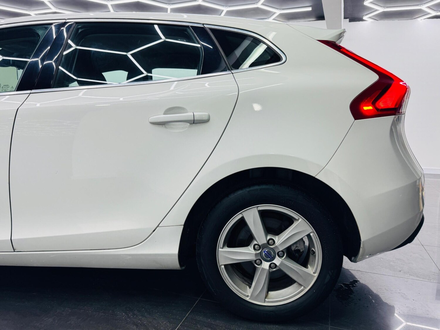 Used Volvo V40 2013 for sale - 77831675: Photo 35