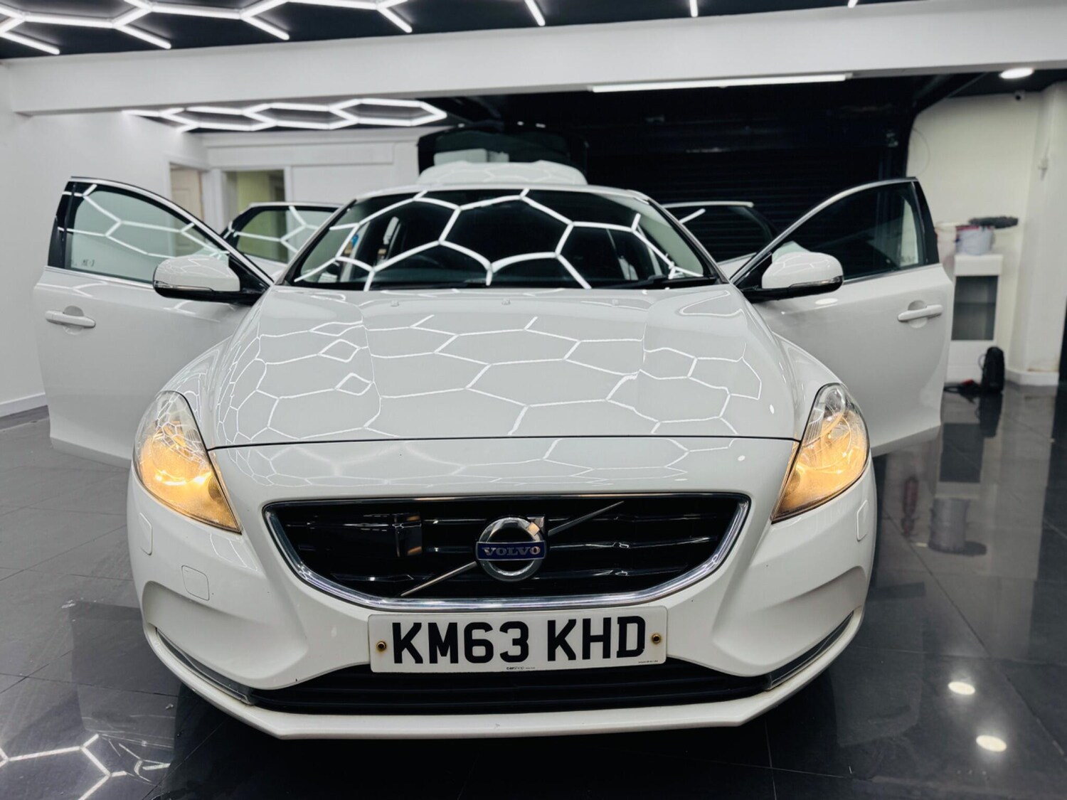 Used Volvo V40 2013 for sale - 77831675: Photo 6
