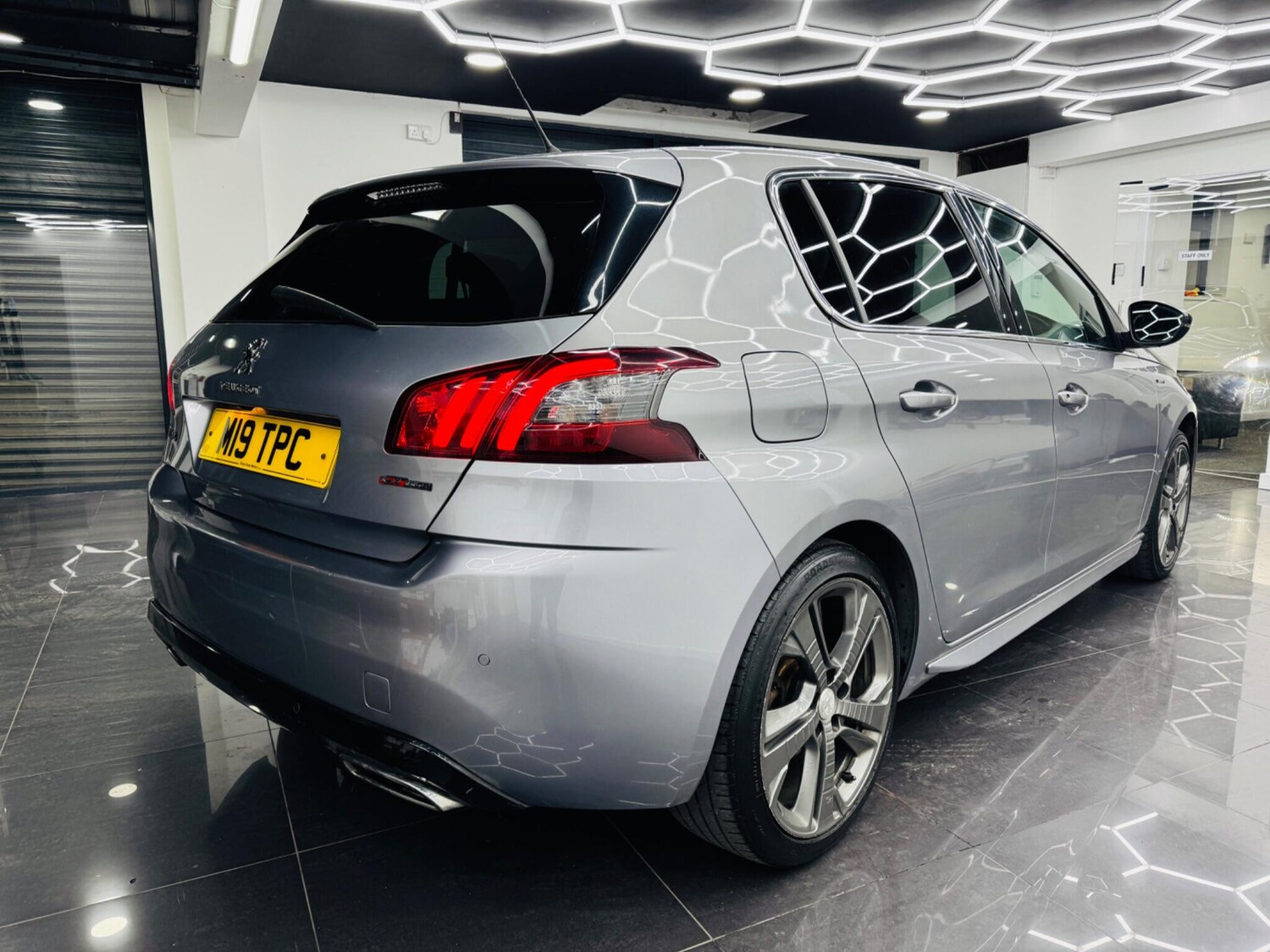 Used Peugeot 308 2017 for sale - 77831672: Photo 13