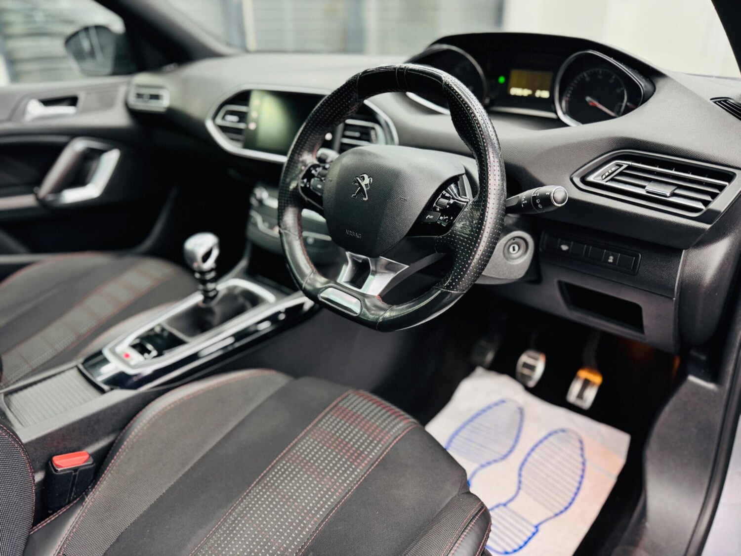 Used Peugeot 308 2017 for sale - 77831672: Photo 15