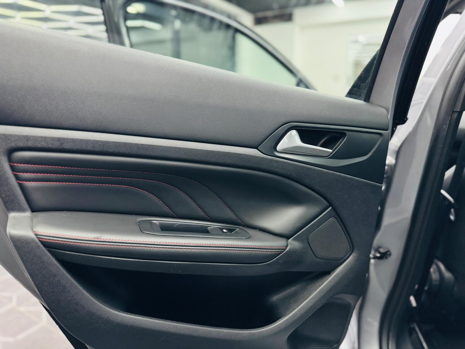 Used Peugeot 308 2017 for sale - 77831672: Photo 28