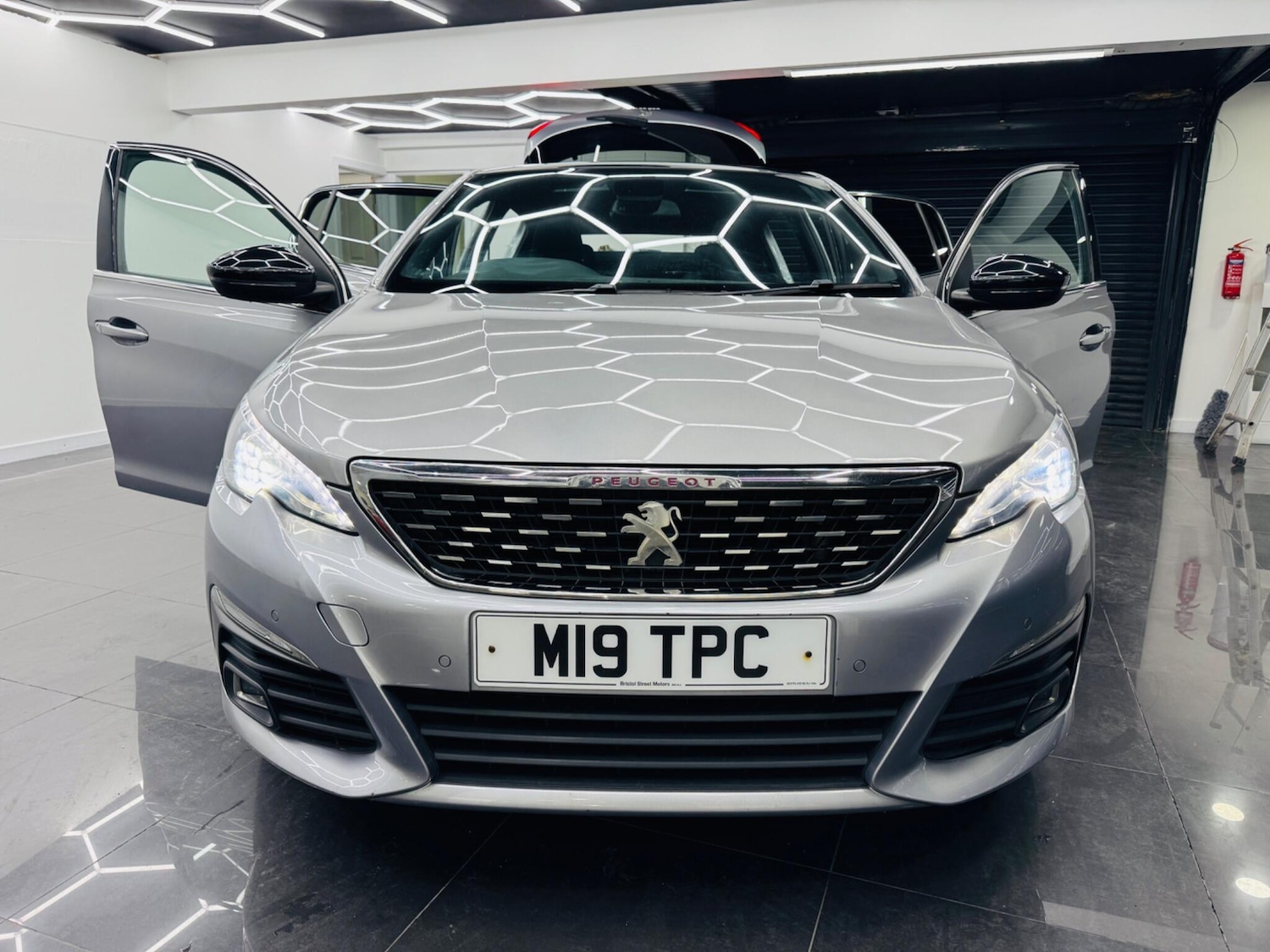 Used Peugeot 308 2017 for sale - 77831672: Photo 5