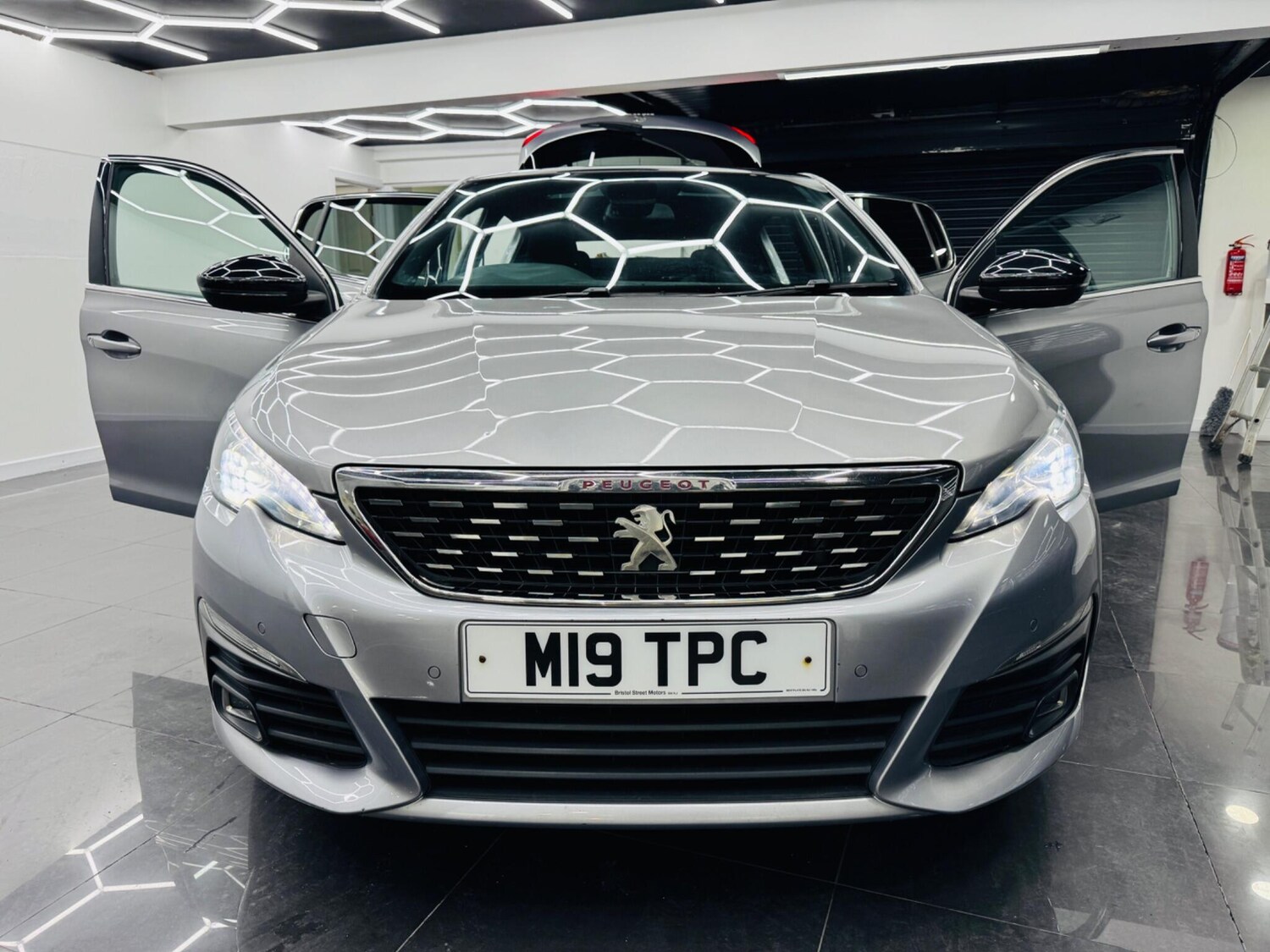 Used Peugeot 308 2017 for sale - 77831672: Photo 8