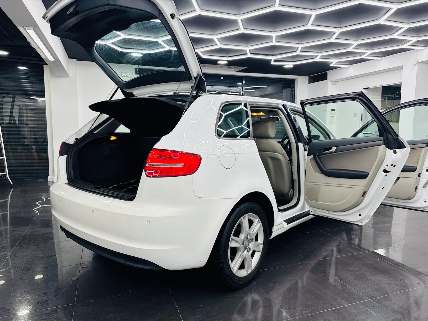 Used Audi A3 2011 for sale - 77831681: Photo 14