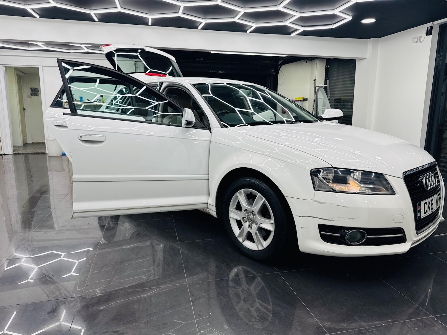 Used Audi A3 2011 for sale - 77831681: Photo 5