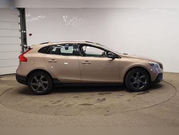 Used Volvo V40 Cross Country 2014 for sale - 78115784: Photo