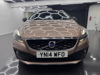Used Volvo V40 Cross Country 2014 for sale - 78245126: Photo