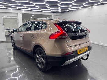 Used Volvo V40 Cross Country 2014 for sale - 78245126: Photo