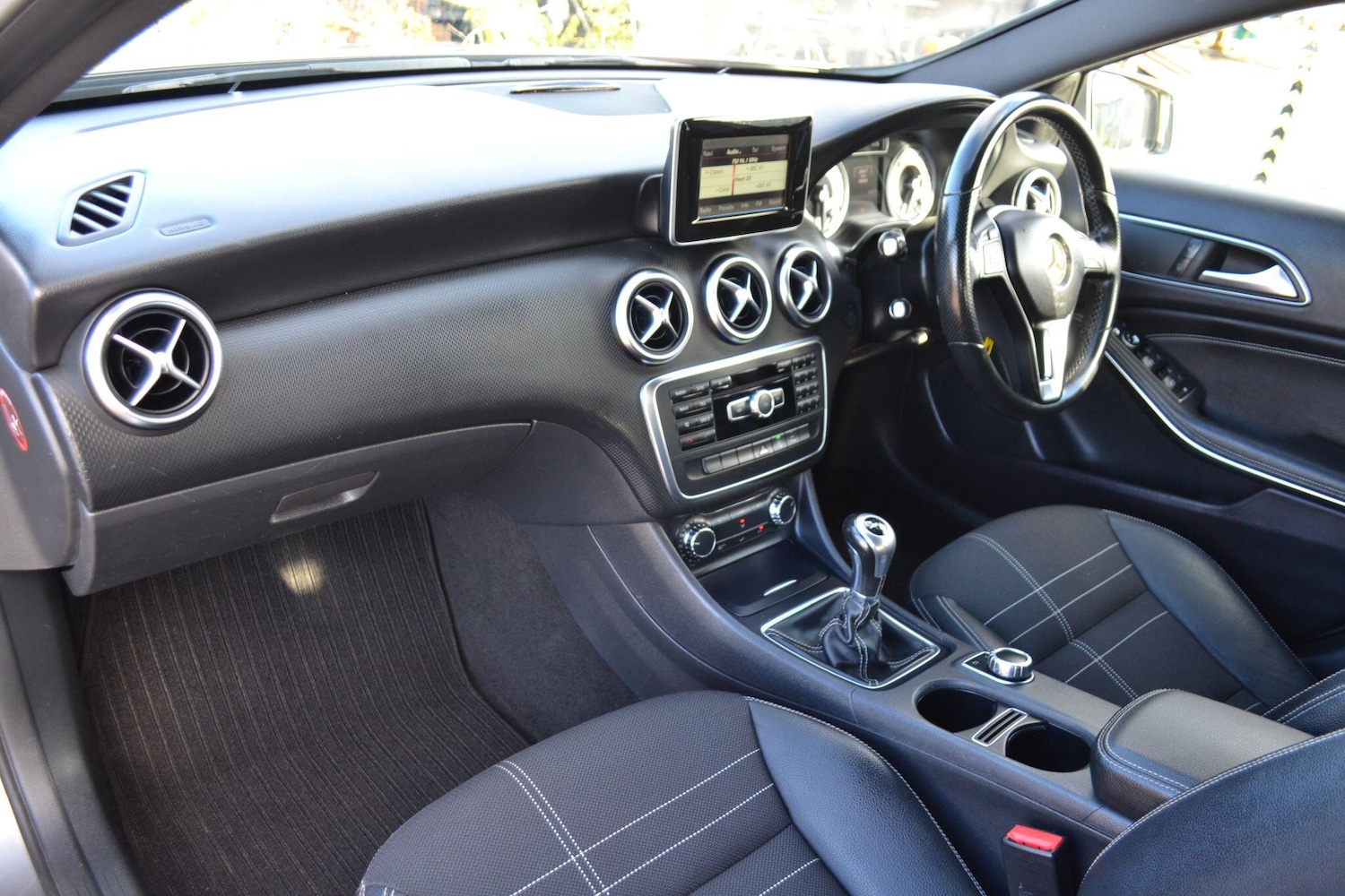 Used Mercedes-Benz A-Class 2015 for sale - 76370181: Photo 27