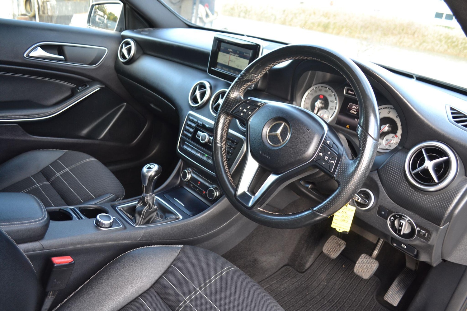 Used Mercedes-Benz A-Class 2015 for sale - 76370181: Photo 3