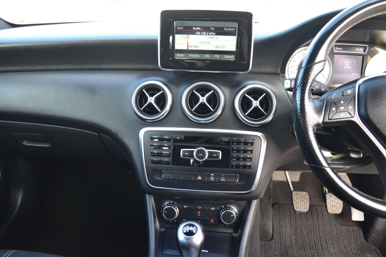 Used Mercedes-Benz A-Class 2015 for sale - 76370181: Photo 39