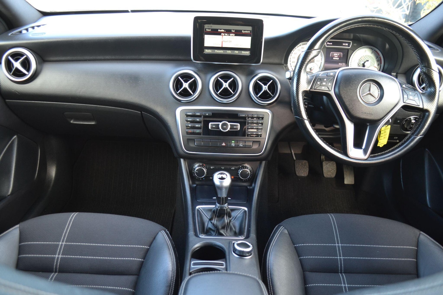 Used Mercedes-Benz A-Class 2015 for sale - 76370181: Photo 4