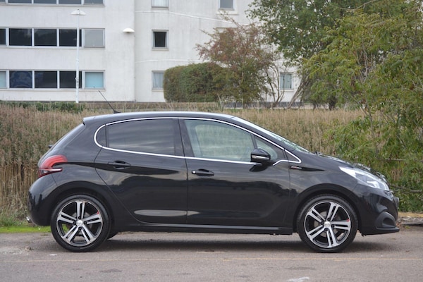 Used Peugeot 208 2017 for sale - 76136546: Photo 10