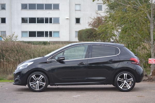 Used Peugeot 208 2017 for sale - 76136546: Photo 11
