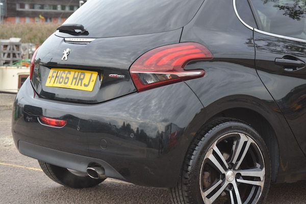 Used Peugeot 208 2017 for sale - 76136546: Photo 15