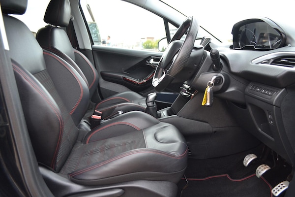 Used Peugeot 208 2017 for sale - 76136546: Photo 17
