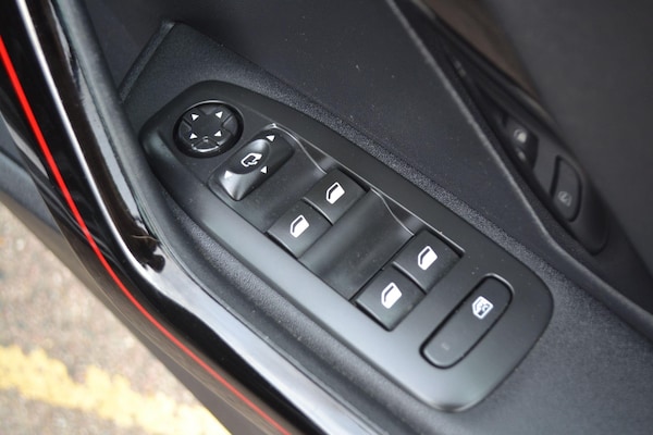 Used Peugeot 208 2017 for sale - 76136546: Photo 21