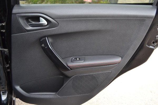 Used Peugeot 208 2017 for sale - 76136546: Photo 24