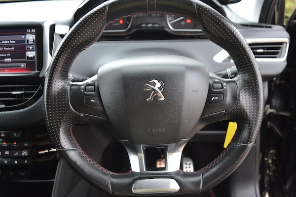 Used Peugeot 208 2017 for sale - 76136546: Photo 33