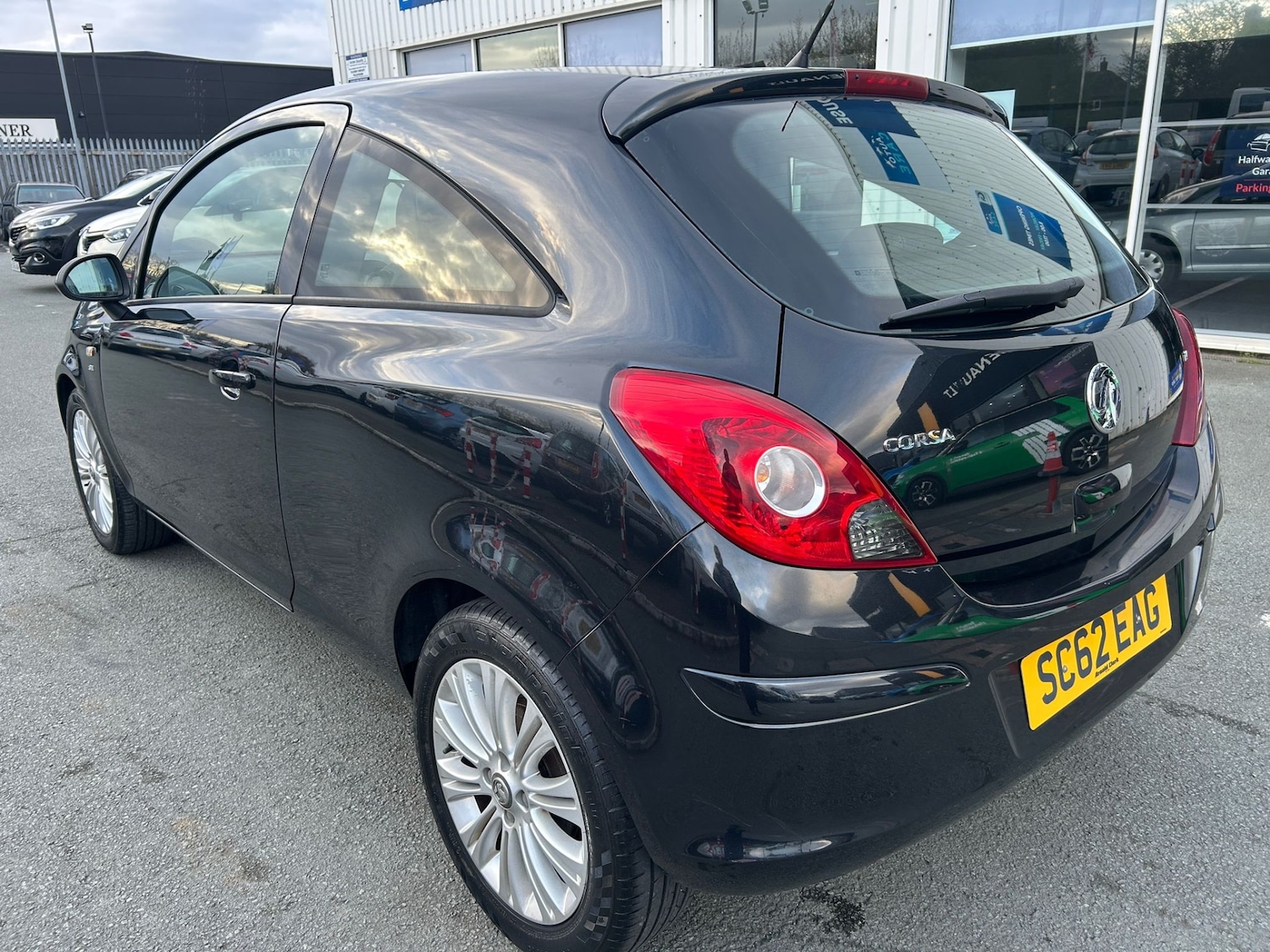 Used Vauxhall Corsa 2013 for sale - 78111496: Photo 3