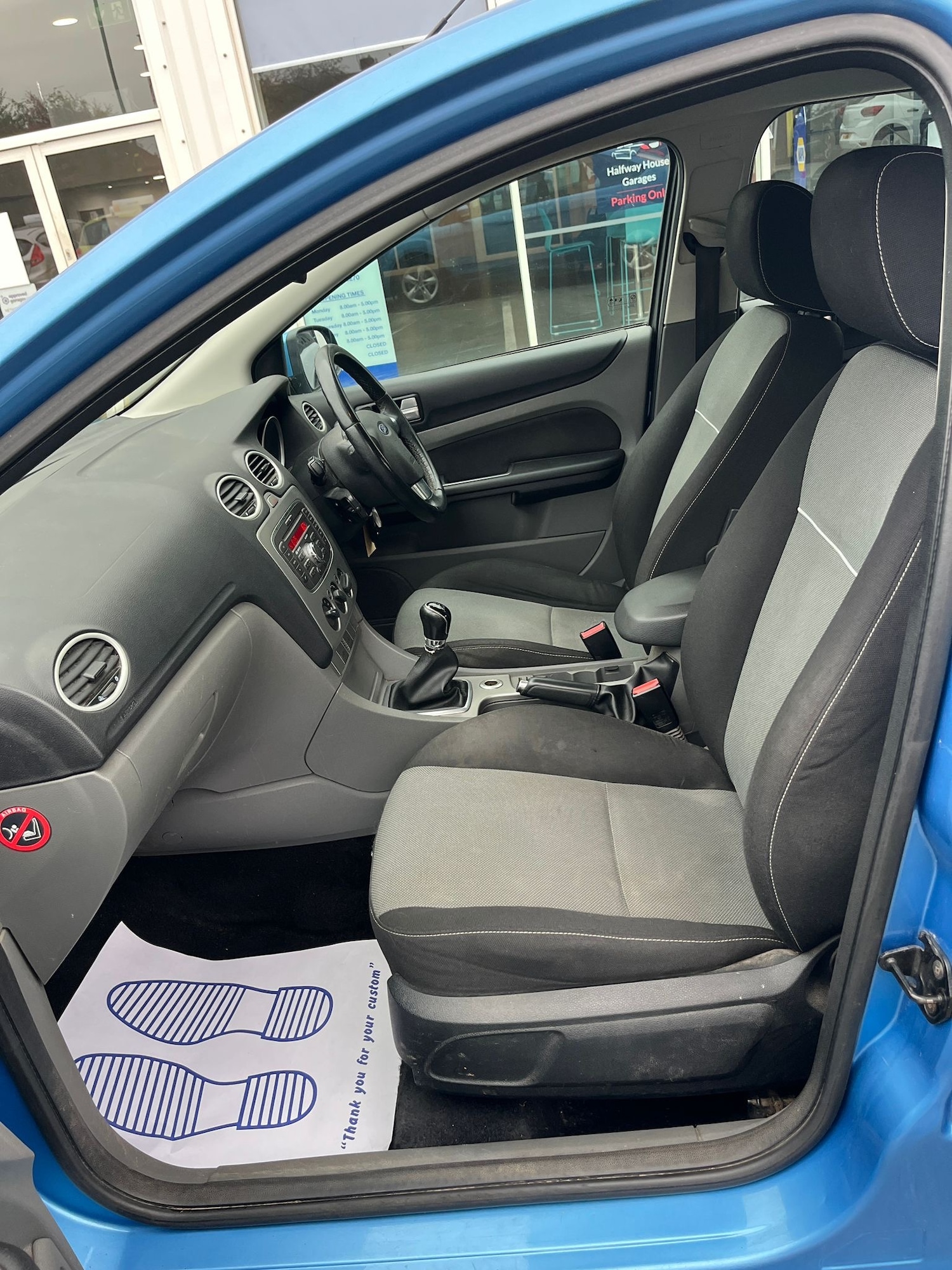 Ford Focus 2010 (60) - 1.6 Zetec 5dr - Image 11