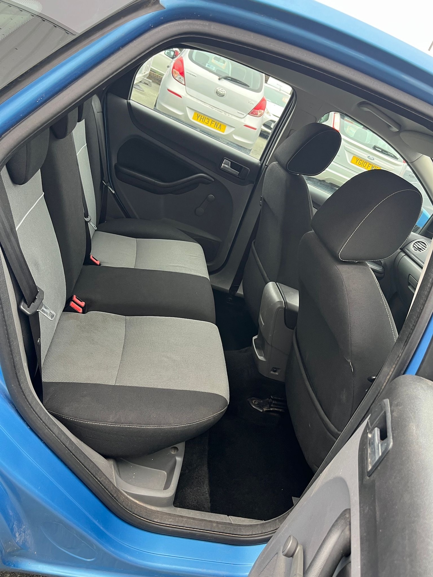 Ford Focus 2010 (60) - 1.6 Zetec 5dr - Image 12