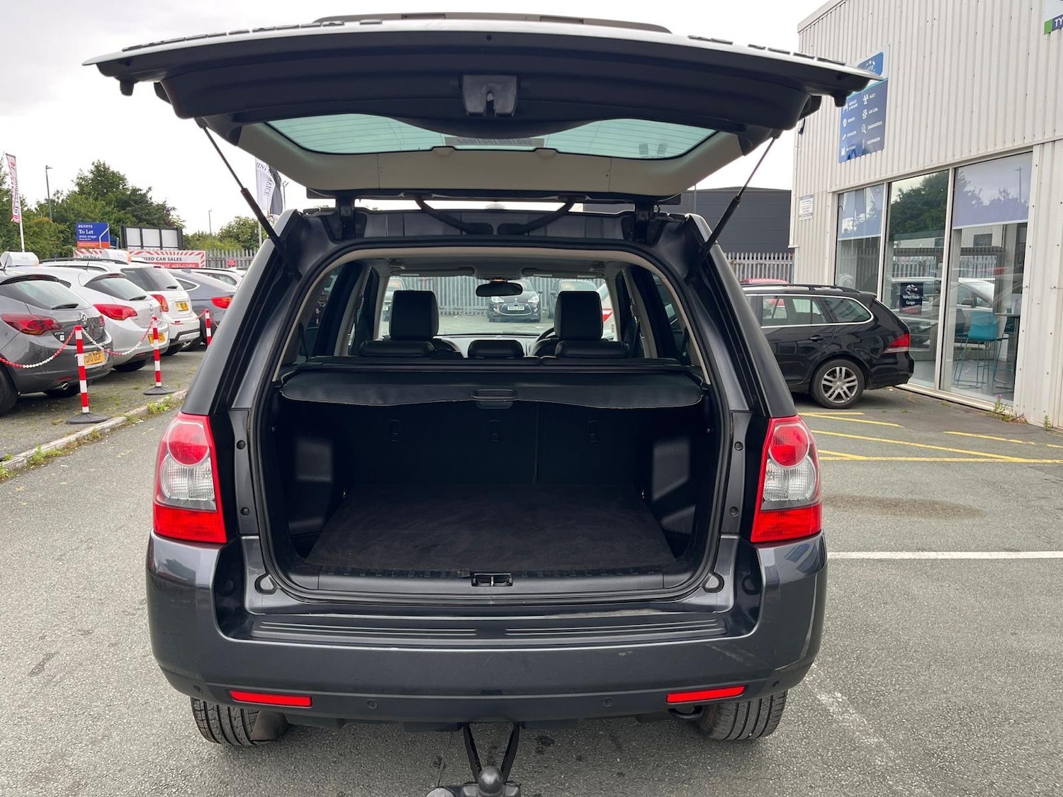 Used Land Rover Freelander 2010 for sale - 76149784: Photo 16