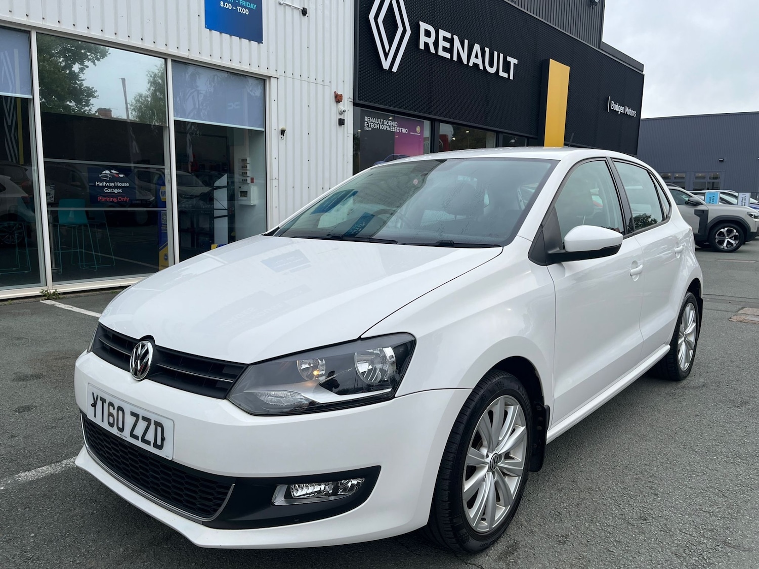 Used Volkswagen Polo 2010 for sale - 76418556: Photo 1