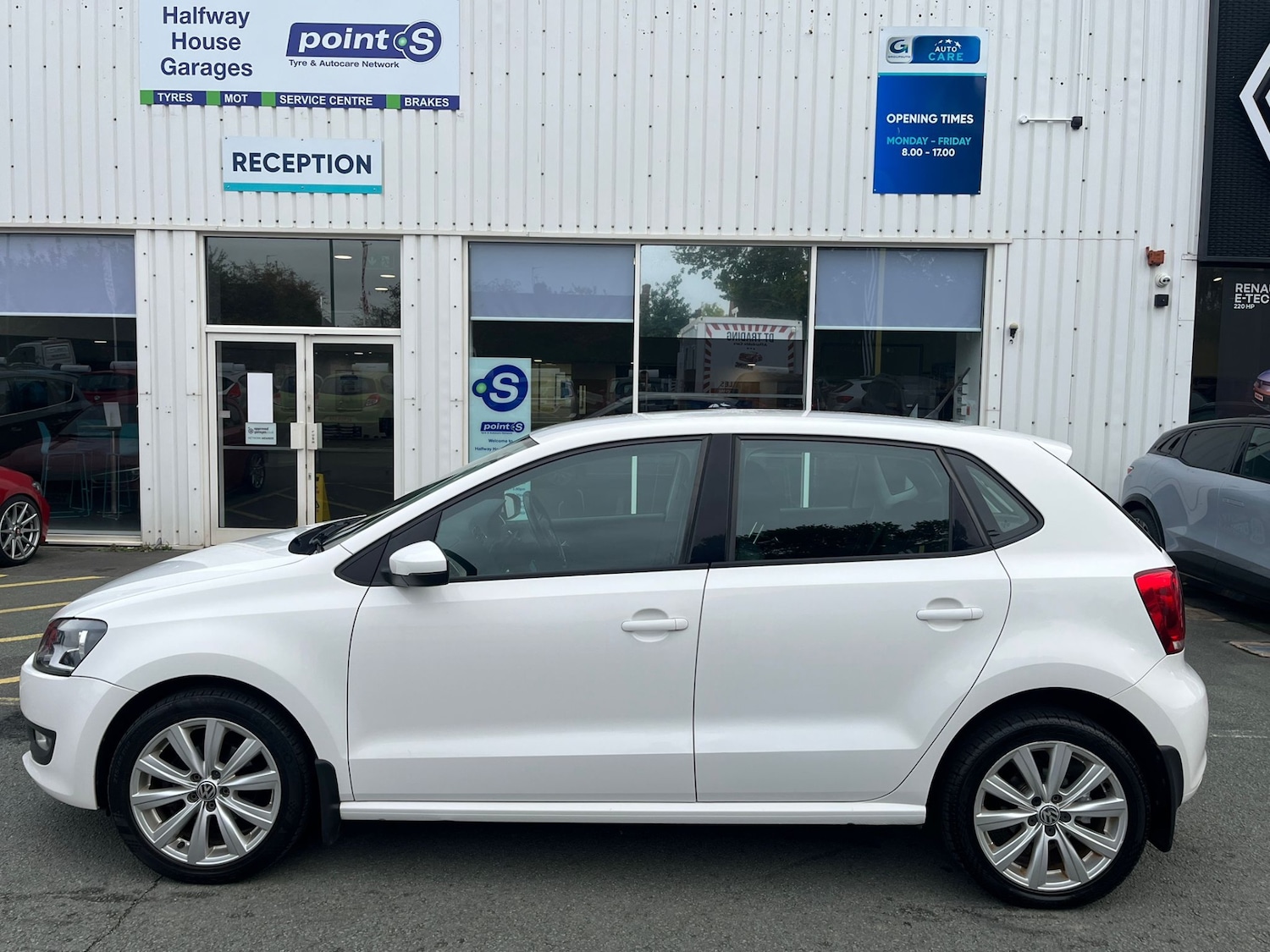 Used Volkswagen Polo 2010 for sale - 76418556: Photo 6