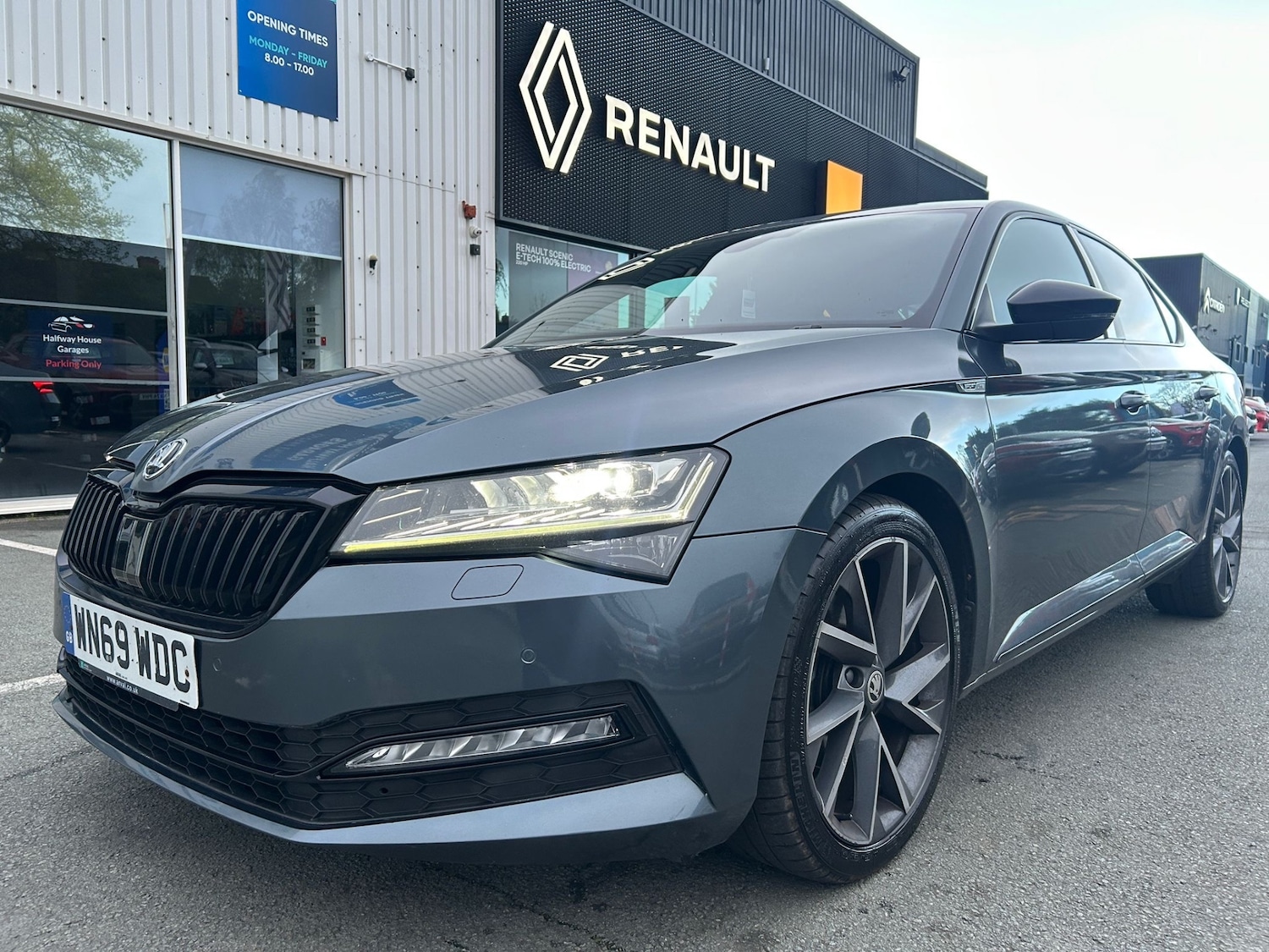 Used Skoda Superb 2019 for sale - 78216217: Photo 10
