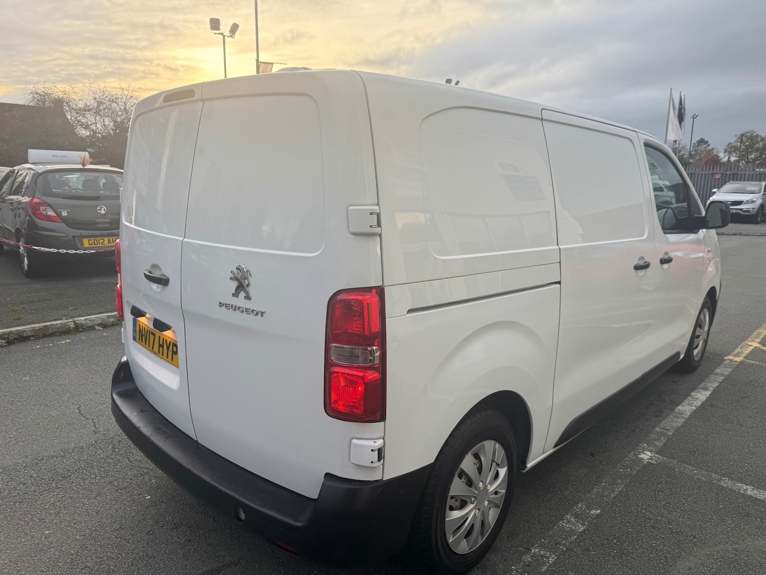 Used Peugeot Expert 2017 for sale - 76497690: Photo 3